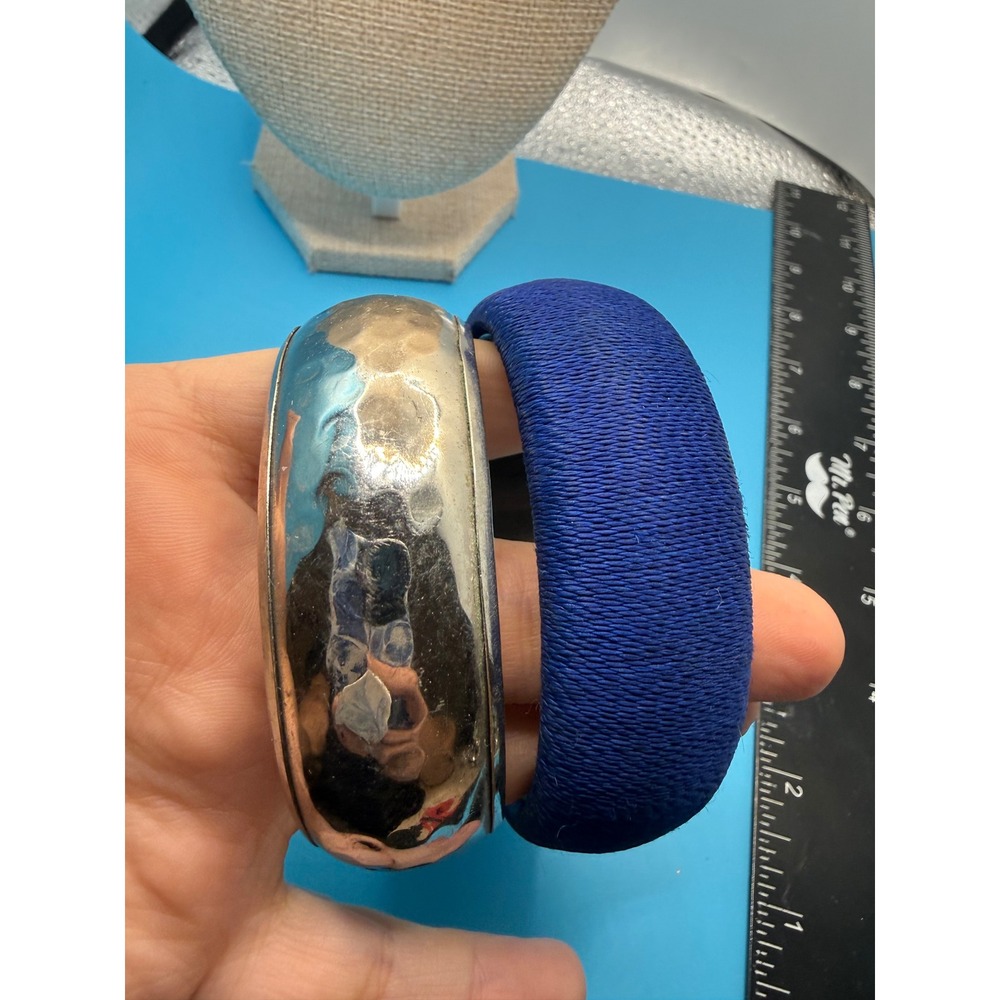 Vintage Chunky Bangle Bracelet Set Hammered Silver Tone and Royal Blue Fabric